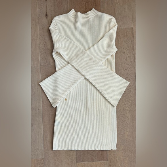 New! 100% wool creamy white wide-sleeves split sweater - Picture 3 of 9